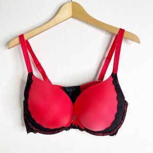 Torrid Bra Red and Black‎ Lace Size 40D